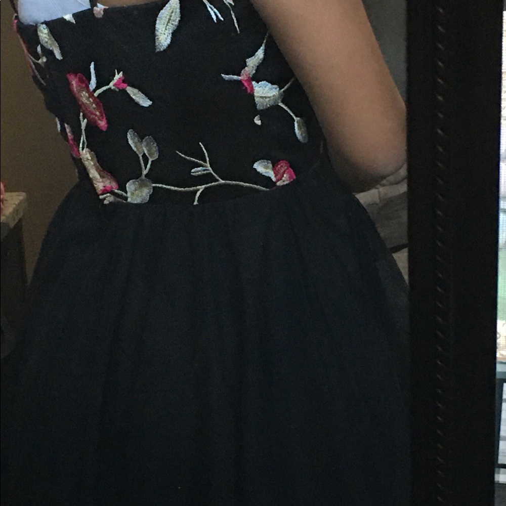 Dress - Picture 3 of 3